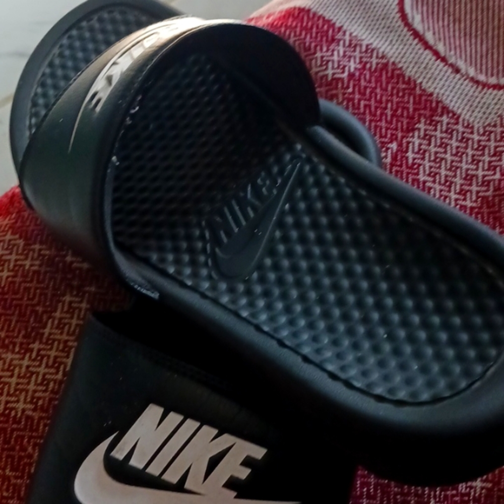 Nike slippers